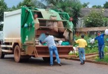 VÍDEO: com coleta suspensa devido a feriados, vereadores recolhem lixo doméstico acumulado em Cabixi