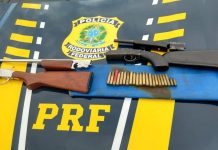 Em Cerejeiras, PRF prende dois homens com espingardas