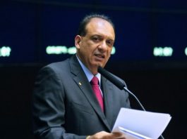 Ex-deputado Nilton Capixaba é absolvido em processo disciplinar e volta às ruas para trabalhar com tornozeleira eletrônica