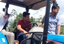 Em Parecis, Expedito Netto entrega trator e anuncia mais benefícios