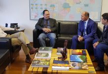 Chrisóstomo intermedia reunião de prefeitos com ministro para discutir exploração em terras indígenas