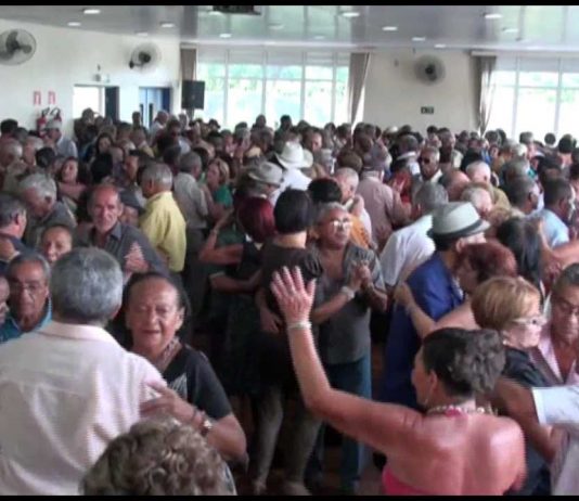 Homem tem carteira contendo R$ 800 furtada em baile de idosos