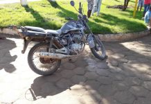 Homem consegue pular de moto e escapa de ser atropelado por carreta em Vilhena