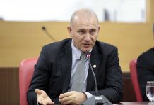 Ezequiel Neiva solicita apoio de senadores para aprovação de projeto que garante prótese de olhos pelo SUS