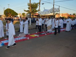 Procissão de Corpus Christi marca chegada de sino em comemoração aos 40 anos de paróquia em Colorado