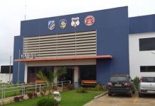 Dona de casa sai para passear e quando volta encontra casa arrombada e tem moto e objetos pessoais furtados em Vilhena