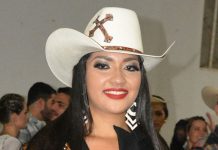 Acadêmica de direito de 22 anos é eleita Rainha da Expocol