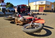 Duas pessoas são socorridas ao hospital após colisão entre motos no Jardim Eldorado