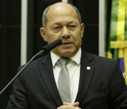 Projeto de Coronel Chrisóstomo intensifica fiscalização e apreensão de remédios falsificados