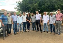 Após encaminhar verbas para recuperação da malha viária de Colorado, deputada acompanha realização dos serviços