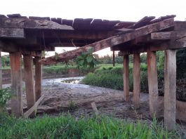 Ponte prestes a cair coloca vidas em risco na área rural de Corumbiara