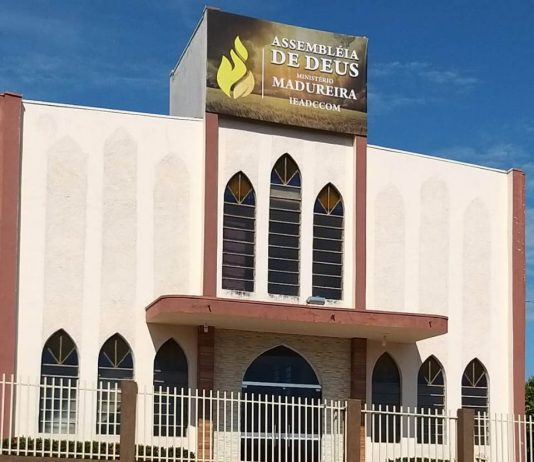 Vândalos quebram portas, reviram gavetas e armários de igreja em Colorado
