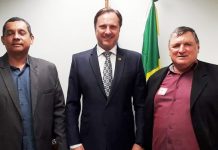 Em Brasília, prefeito requer a senadores liberação de recursos para conclusão de hospital e outros benefícios para Pimenteiras