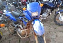 UM MÊS: apreendida com servidor da prefeitura de forma indevida, moto oficial é “abandonada” no pátio da Ciretran de Vilhena