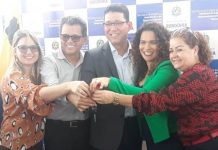 Governador entrega e prefeito recebe veículo para ações da Assistência Social de Colorado