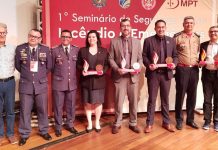 Alex Silva é homenageado durante seminário de segurança realizado pelo Corpo de Bombeiros