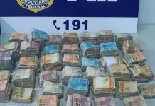 PRF apreende quase R$ 200 mil em compartimento secreto de carro em Vilhena