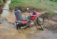 SEM ESTRADA: obra não concluída gera reclamações de sitiantes e pedem intervenção de autoridades em Corumbiara