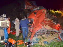 Motorista morre após colisão entre carretas na BR-364 em RO; fotos e vídeo