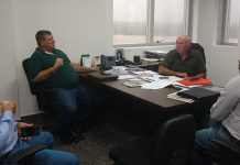 Prefeito e vereadores reivindicam liberação de emenda para recuperação de estradas rurais em Pimenteiras