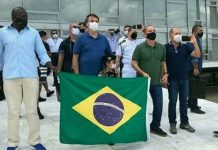 Coronel Chrisostomo participa de manifestação ao lado de Bolsonaro em Brasília