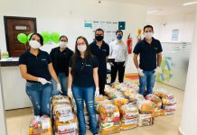 Colaboradores da Sicoob Credisul arrecadam cestas básicas para famílias de baixa renda durante pandemia
