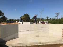 Ezequiel Neiva comemora conclusão da ponte em concreto e aço sobre o rio Escondido de Cabixi