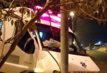 COLORADO: motorista de ambulância que pertence a Pimenteiras e bateu em poste teria corrido atrás, mas caiu e sofreu escoriações