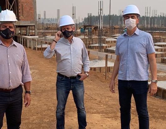 Presidente da OCB- RO e diretoria da Sicoob Credisul visitam obras do Hospital Cooperar em Vilhena