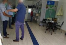 Populares reclamam que na lotérica próxima a prefeitura só tem um caixa atendendo a comunidade