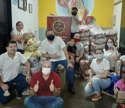 Sicoob Roraima doa mais de três toneladas de alimentos para campanha “Natal Solidário”