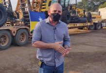 Ezequiel Neiva agradece Marcos Rocha por destinar retroescavadeira, rolo compactador e PC ao DER de Colorado