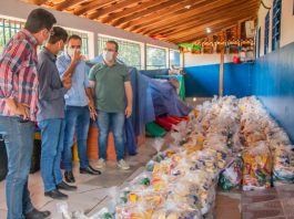 Vice-prefeito de Cacoal acompanha entrega de cestas básicas em São Felipe adquiridas com emenda do ex-deputado Fúria