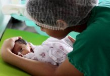 Médica alerta gestantes para novas cepas “contagiosas e agressivas” e lembra caso de garota de 15 anos que morreu na UTI em RO