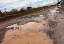 Morador reclama da inércia do poder público e mostra fotos das péssimas condições de um trecho da Avenida Brigadeiro em Vilhena