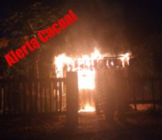 Em Cacoal, homem ateia fogo na própria casa