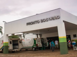 Foragido sofre acidente, passa nome falso no hospital e acaba preso na capital