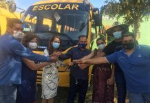 Itapuã e Candeias recebem ônibus escolares viabilizados por Confúcio Moura