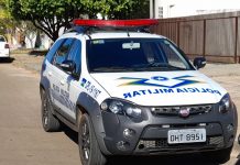 Em Vilhena, homem sai para comprar marmitex e quando volta se depara com assaltante dentro de casa