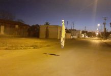 Fio cede e moradores sinalizam para evitar acidente no bairro Bodanese em Vilhena