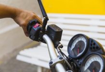 Homem tenta furtar motocicleta em plena luz do dia, mas é impedido por cliente da vítima em Cerejeiras