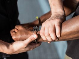 Funcionário público é preso por ameaça e descumprimento de medida protetiva em Vilhena