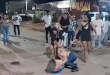 VÍDEO: show em casa noturna acaba com mulheres seminuas trocando socos e chutes em Pimenta Bueno