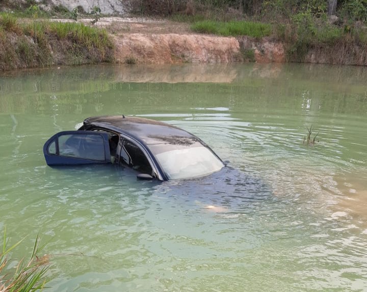 Drunk bather tries to maneuver car and falls into spa dam in Cabixi thumbnail