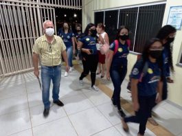 Alunos do Projeto Social Educação Solidária visitam a FASA