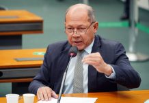 Proposta de Chrisóstomo que regulamenta fabricação, venda e emprego de fogos de artifício é aprovada; vídeo