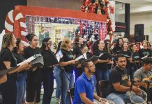 Coral Sicoob Credisul realiza prévia da Cantata de Natal no Park Shopping Vilhena