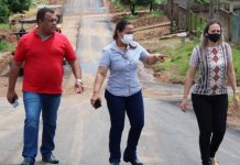 Rosangela Donadon acompanha obra de pavimentação em Colorado