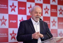 Em RO, TRE manda retirar outdoor contra Lula por propaganda antecipada