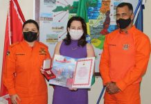 Jaqueline Cassol recebe medalha do Corpo de Bombeiros de Rondônia